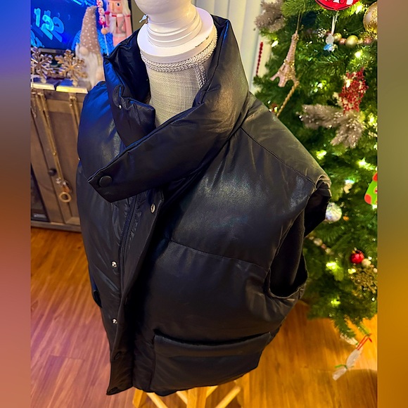 🆕🌿🖤ANNIEWEAR: BLACK Vegan Leather Padded Vest S/M - Picture 8 of 14